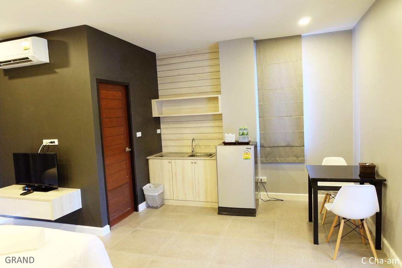 C Cha-Am Hotel Екстер'єр фото