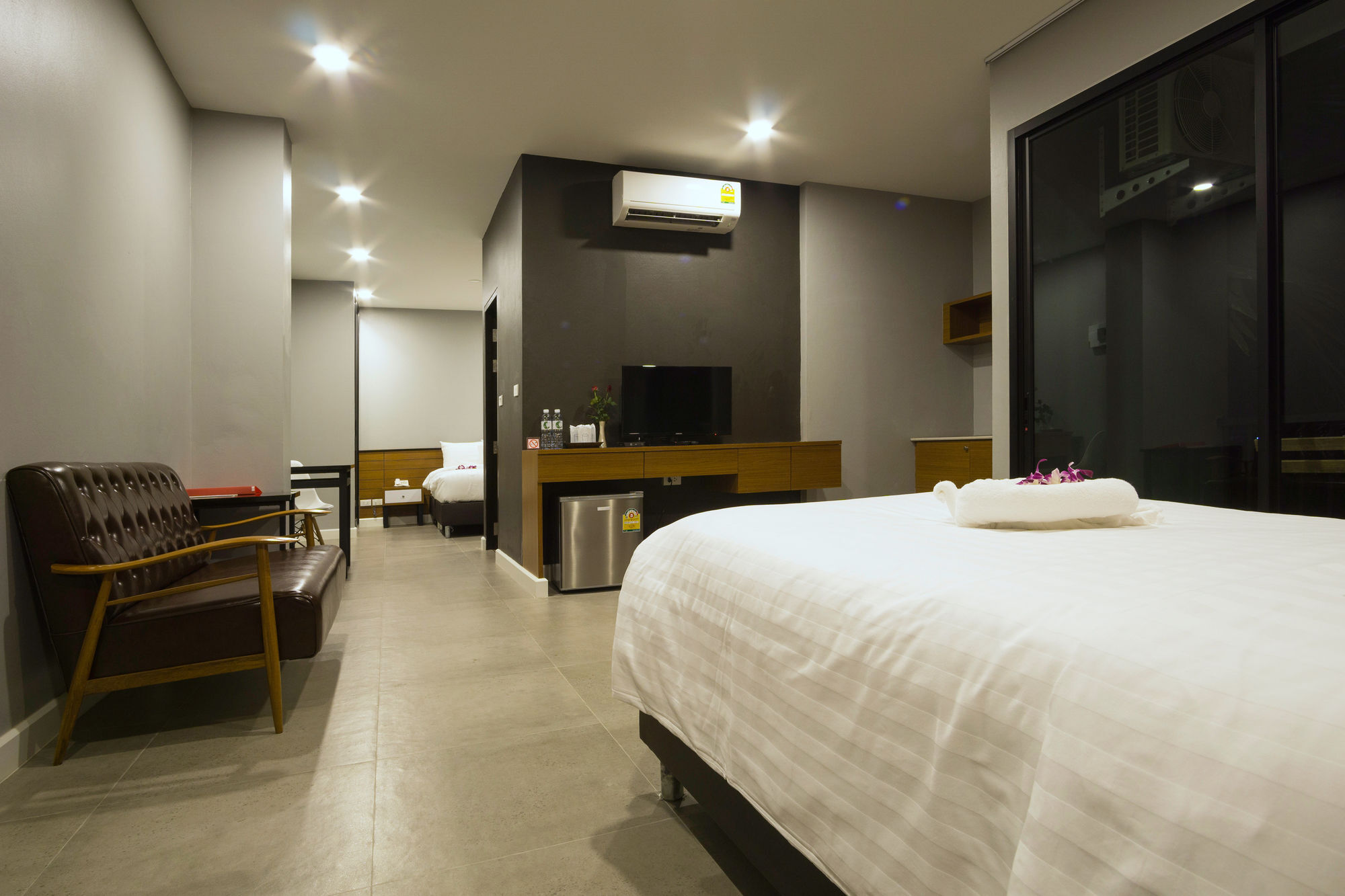 C Cha-Am Hotel Екстер'єр фото